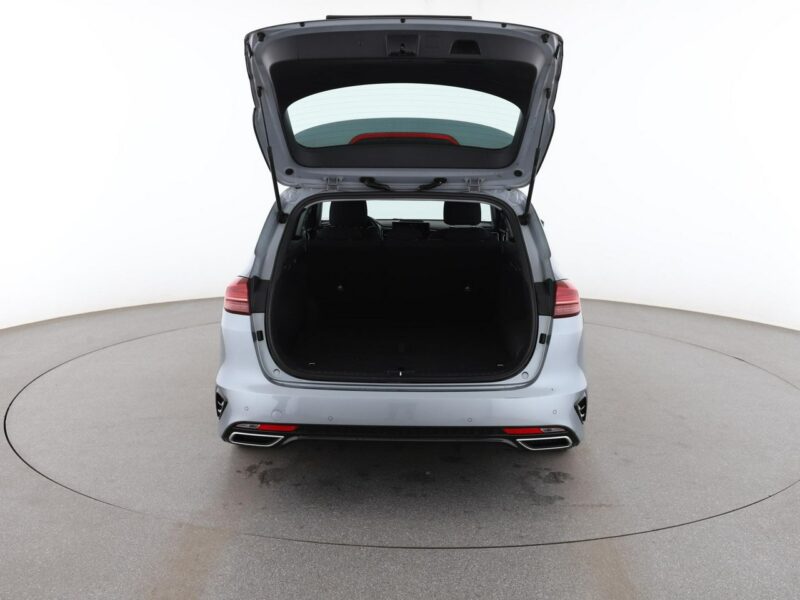 Kia Cee'd FV23% PHEV navi klima auto kamera i czujniki parkowania grzane fotele III (2018-)