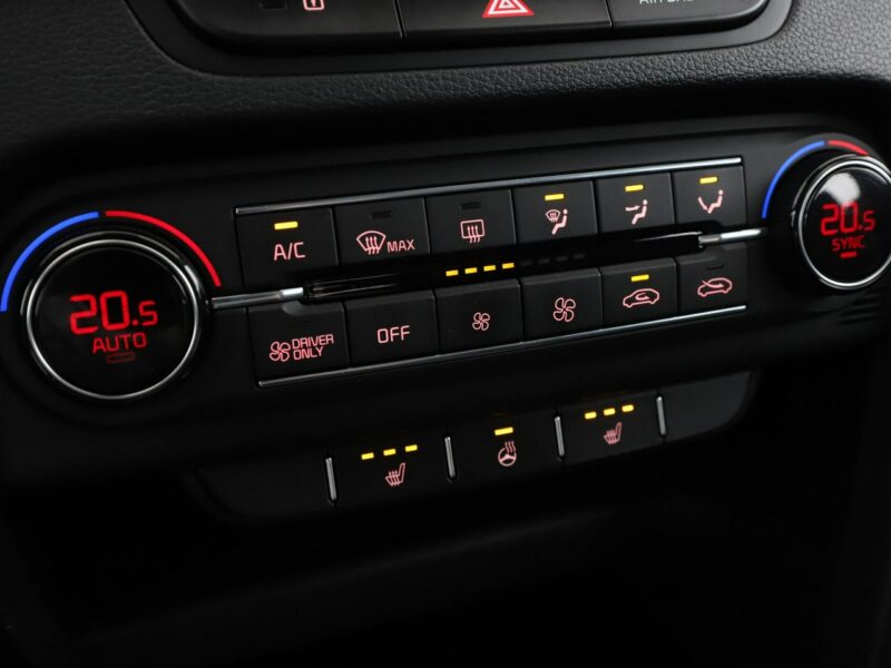 Kia Cee'd FV23% PHEV navi klima auto kamera i czujniki parkowania grzane fotele III (2018-)
