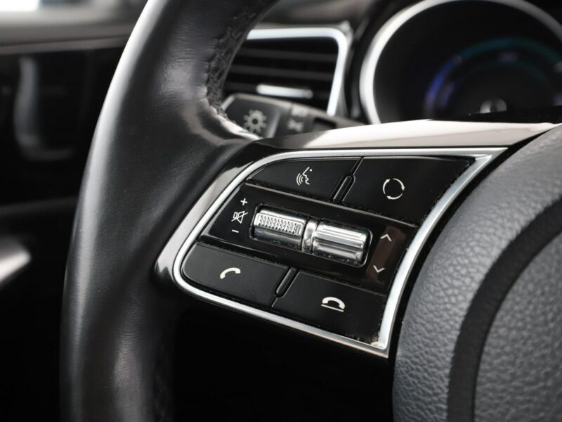 Kia Cee'd FV23% PHEV navi klima auto kamera i czujniki parkowania grzane fotele III (2018-)