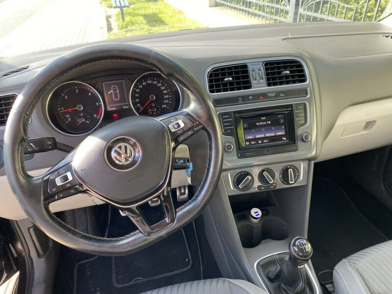 Volkswagen Polo 1,4 TDI, tempomat, dotykowe radio, czujniki przód i tył, opony wielos. V (2009-2017)