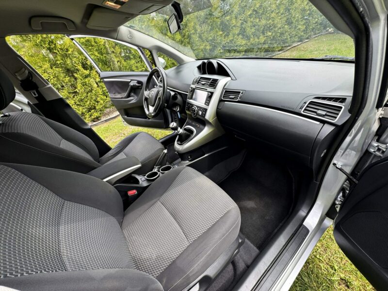 Toyota Verso 1,6 D-4D 112KM Navi Kamera 7 osób