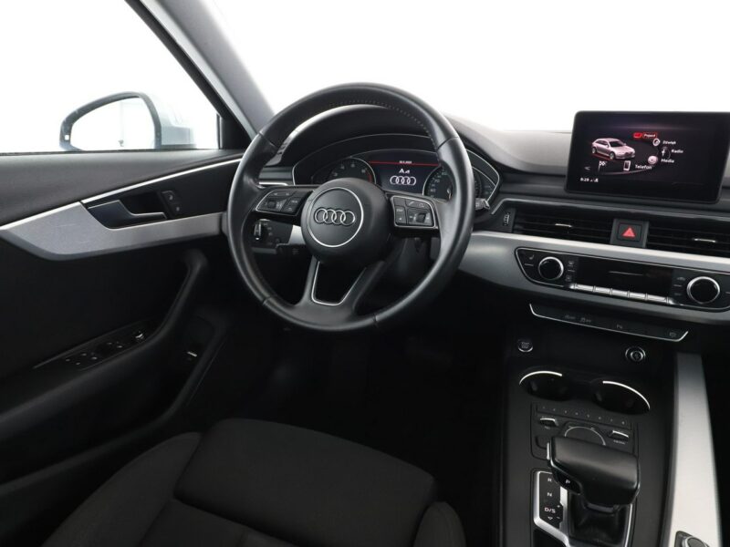 Audi A4 FV23% xenon S-tronic navi grzane fotele czujniki parkowania B9 (2015-)
