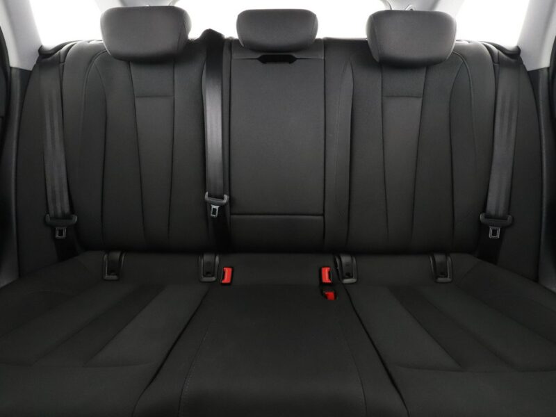 Audi A4 FV23% xenon S-tronic navi grzane fotele czujniki parkowania B9 (2015-)