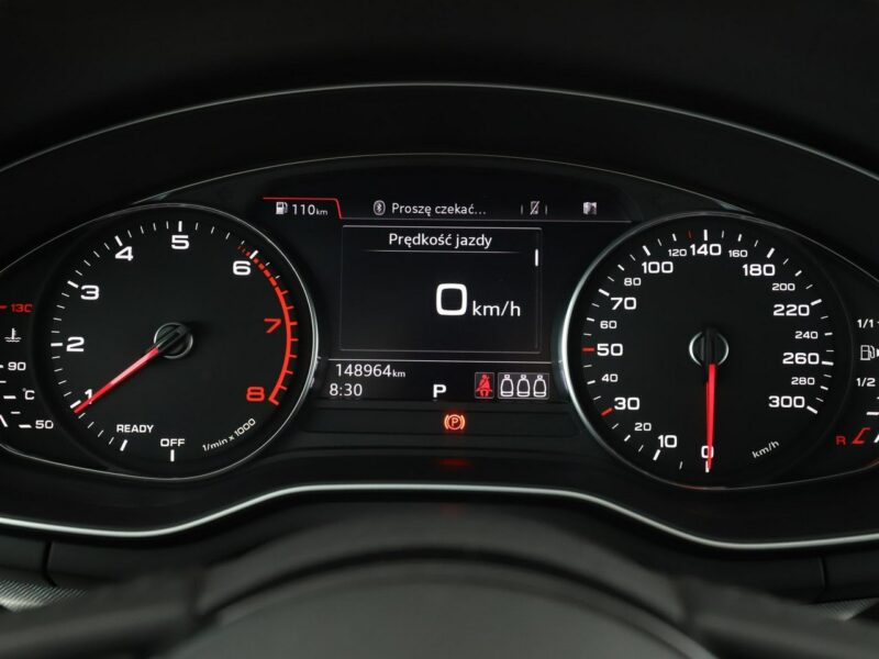 Audi A4 FV23% xenon S-tronic navi grzane fotele czujniki parkowania B9 (2015-)