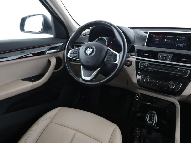 BMW X1 2.0D Automat xLine Klimatronik Tempomat Nawigacja Skóra ParkAssist PDC II (F48) (2015-)