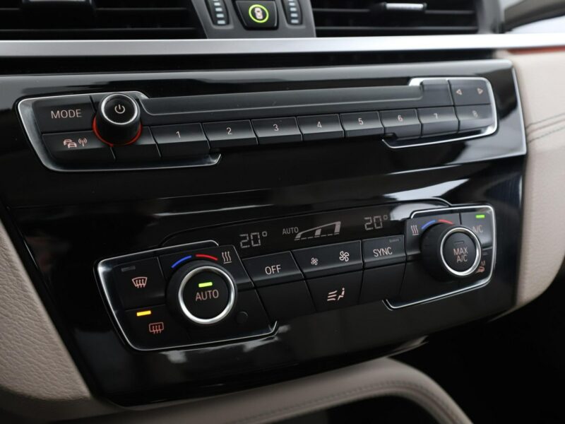 BMW X1 2.0D Automat xLine Klimatronik Tempomat Nawigacja Skóra ParkAssist PDC II (F48) (2015-)