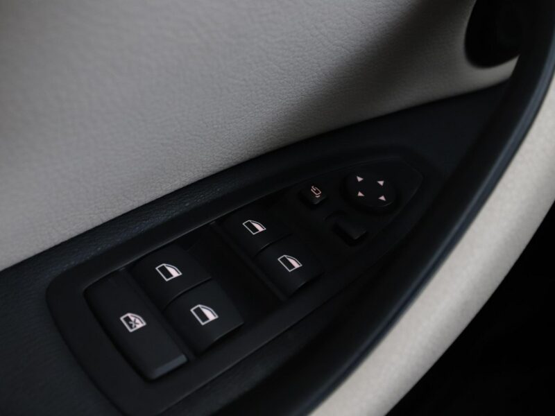 BMW X1 2.0D Automat xLine Klimatronik Tempomat Nawigacja Skóra ParkAssist PDC II (F48) (2015-)
