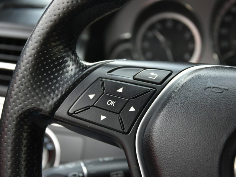 Mercedes E 250 E 250CDi Coupe 2.2 CDi 204KM Manual 2010r. Skóra Xenon NAVi Panorama W212 (2009-)