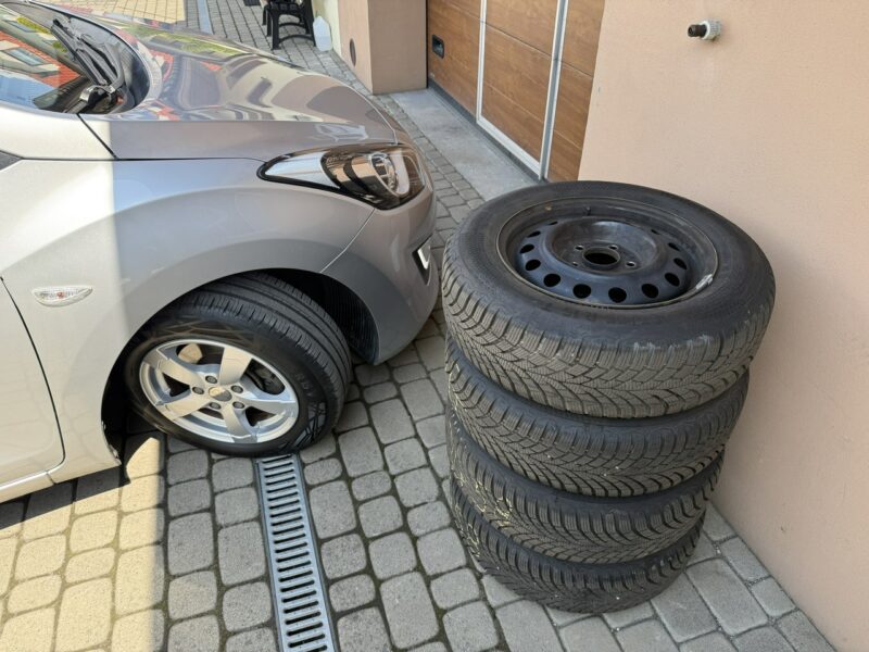 Hyundai i30 1,4 99KM Klimatyzacja Serwis Koła lato+zima II (2012 - 2016)