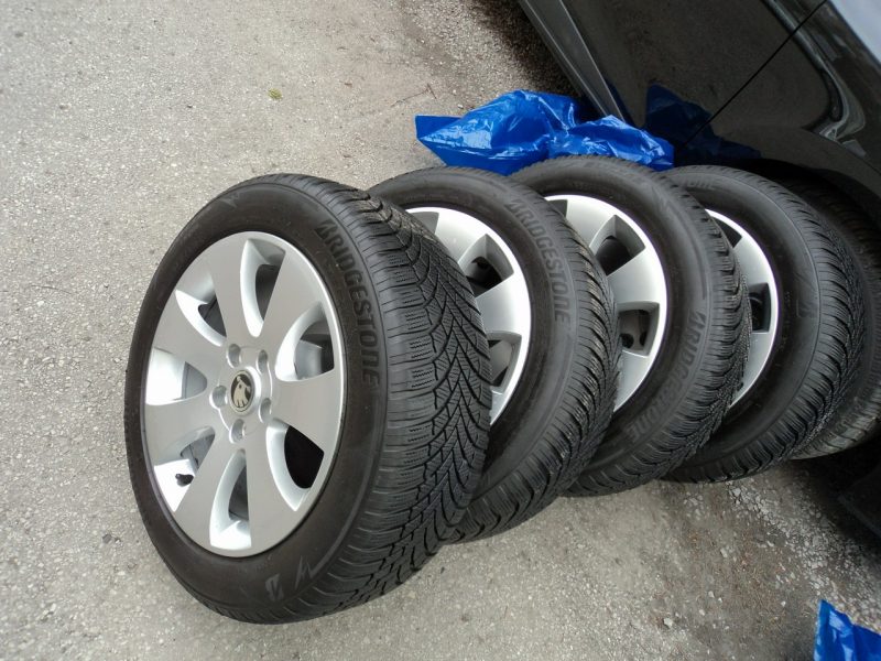 Škoda Superb sprzedam ładną SKODE SUPERB 2.0 TDI 170KM 2x komplet opon lato,zima GW II (2008-2015)