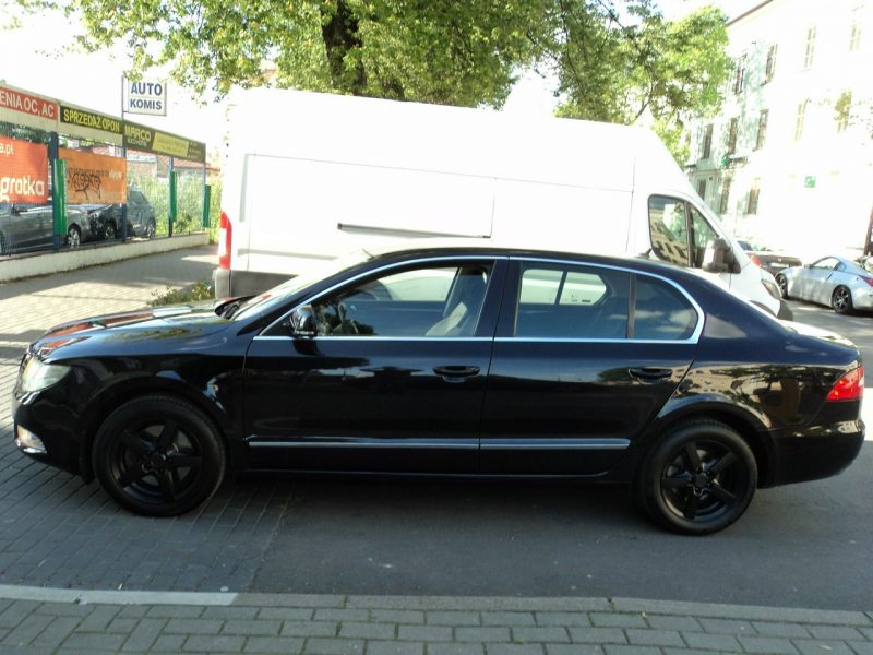 Škoda Superb sprzedam ładną SKODE SUPERB 2.0 TDI 170KM 2x komplet opon lato,zima GW II (2008-2015)