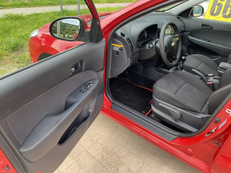 Hyundai i30 Niezawodna i mocna benzyna/Klimatyzacja/Isofix, niski przebieg/Aux,USB I (2002-2013)