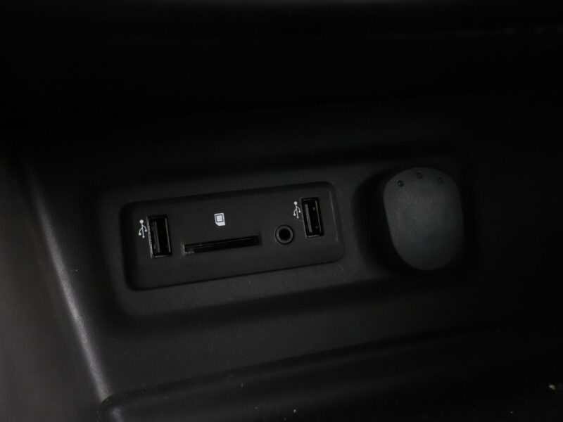 Renault Megane Automatyczna klimatyzacja czujniki parkowania przód i tył Bluetooth IV (2016-)