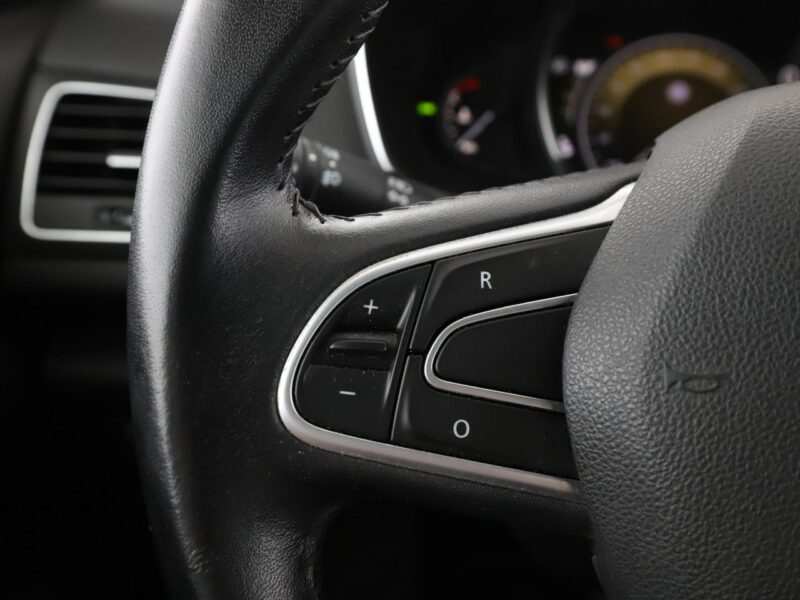 Renault Megane Automatyczna klimatyzacja czujniki parkowania przód i tył Bluetooth IV (2016-)