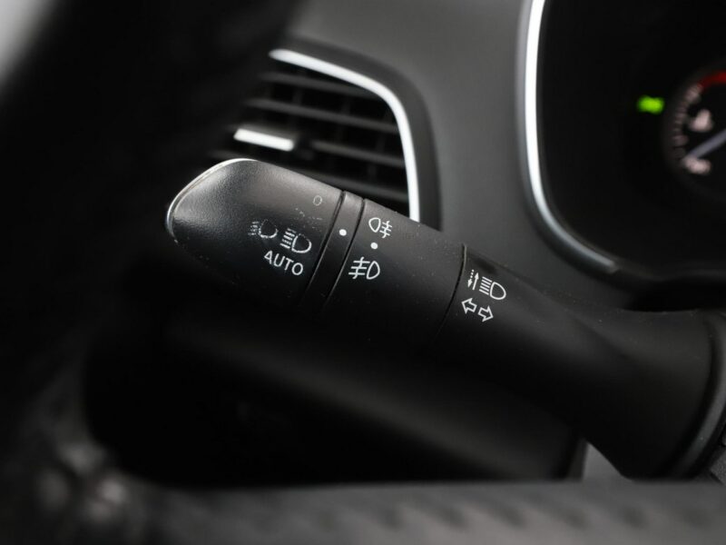 Renault Megane Automatyczna klimatyzacja czujniki parkowania przód i tył Bluetooth IV (2016-)