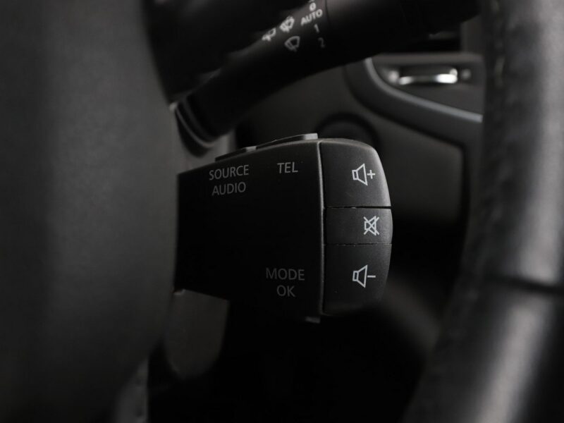 Renault Megane Automatyczna klimatyzacja czujniki parkowania przód i tył Bluetooth IV (2016-)
