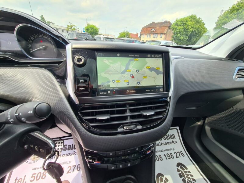 Peugeot 2008 Serwis SzklanyDach Navi PDC Kamera Półskóry GripControl Led Sensory I (2013-2019)