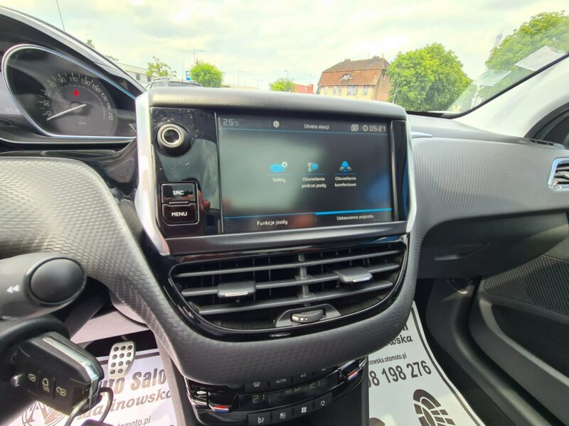 Peugeot 2008 Serwis SzklanyDach Navi PDC Kamera Półskóry GripControl Led Sensory I (2013-2019)
