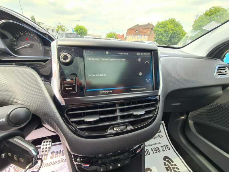 Peugeot 2008 Serwis SzklanyDach Navi PDC Kamera Półskóry GripControl Led Sensory I (2013-2019)