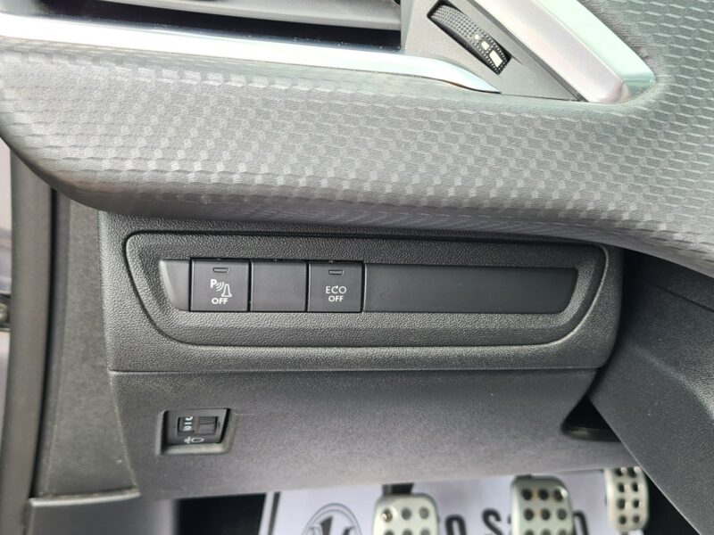 Peugeot 2008 Serwis SzklanyDach Navi PDC Kamera Półskóry GripControl Led Sensory I (2013-2019)