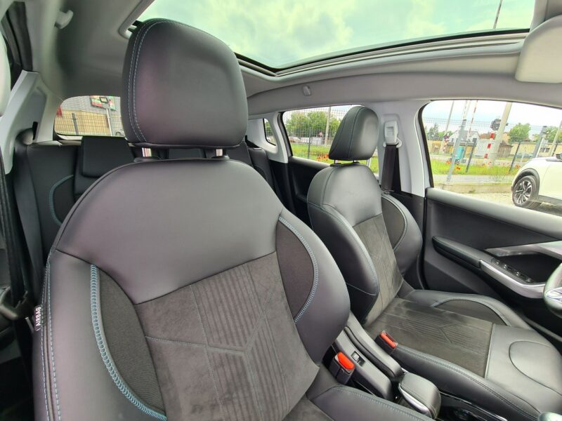 Peugeot 2008 Serwis SzklanyDach Navi PDC Kamera Półskóry GripControl Led Sensory I (2013-2019)