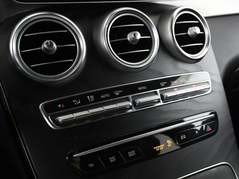 Mercedes GLC 300 4x4 automat full LED skóra navi virtual cocpit kamery 360 el. klapa I (2015-2022)