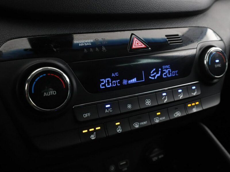 Hyundai Tucson automat navi klima auto kamera i czujniki parkowania grzane fotele i k III (2015-2020)