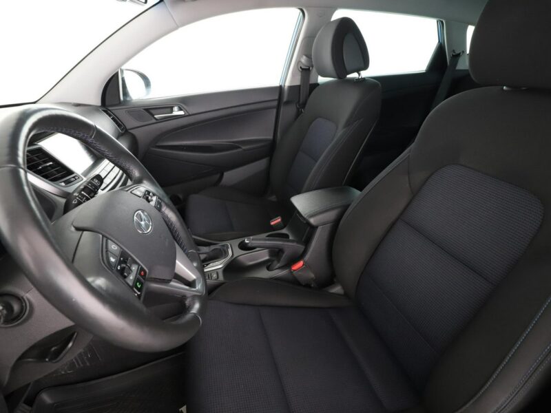 Hyundai Tucson automat navi klima auto kamera i czujniki parkowania grzane fotele i k III (2015-2020)