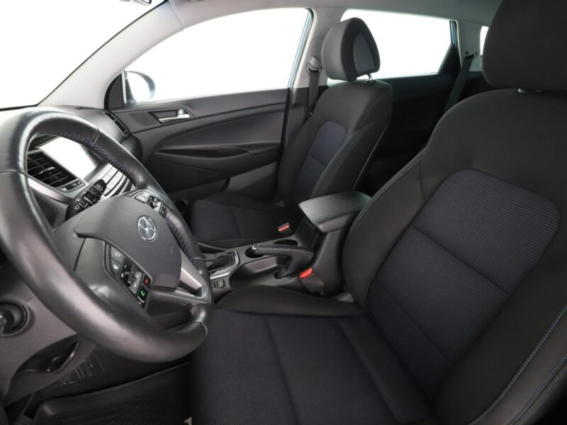 Hyundai Tucson automat navi klima auto kamera i czujniki parkowania grzane fotele i k III (2015-2020)