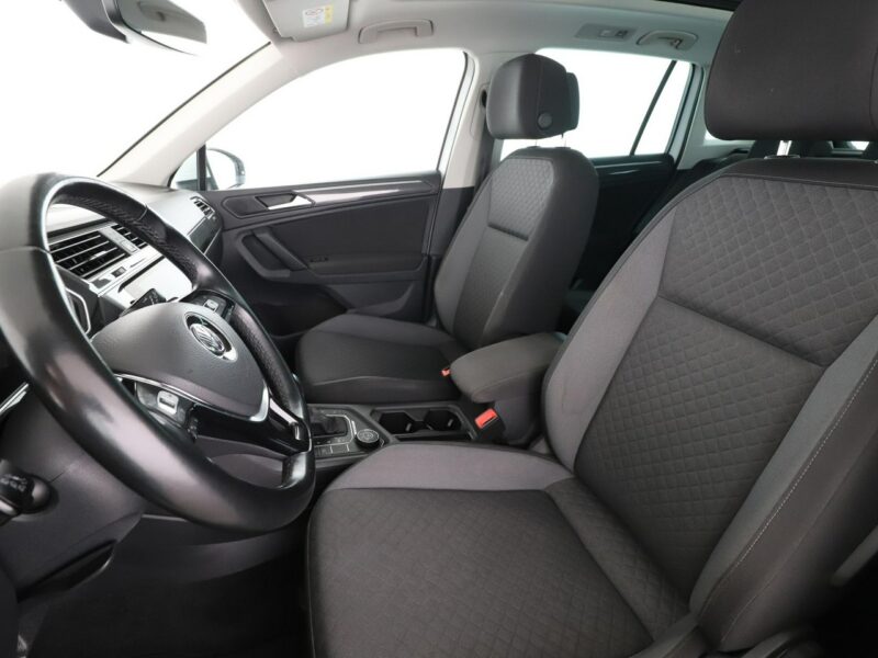Volkswagen Tiguan FV23% automat 4x4 virtual panorama PDC navi ACC climatronic II (2016-2024)