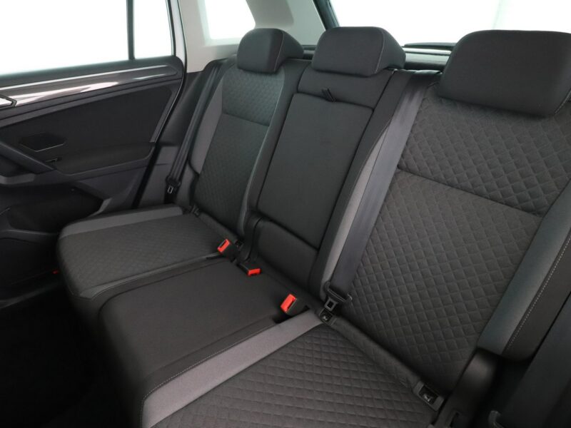 Volkswagen Tiguan FV23% automat 4x4 virtual panorama PDC navi ACC climatronic II (2016-2024)
