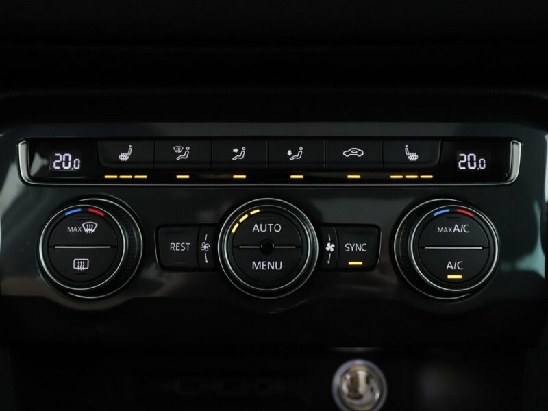 Volkswagen Tiguan FV23% automat 4x4 virtual panorama PDC navi ACC climatronic II (2016-2024)