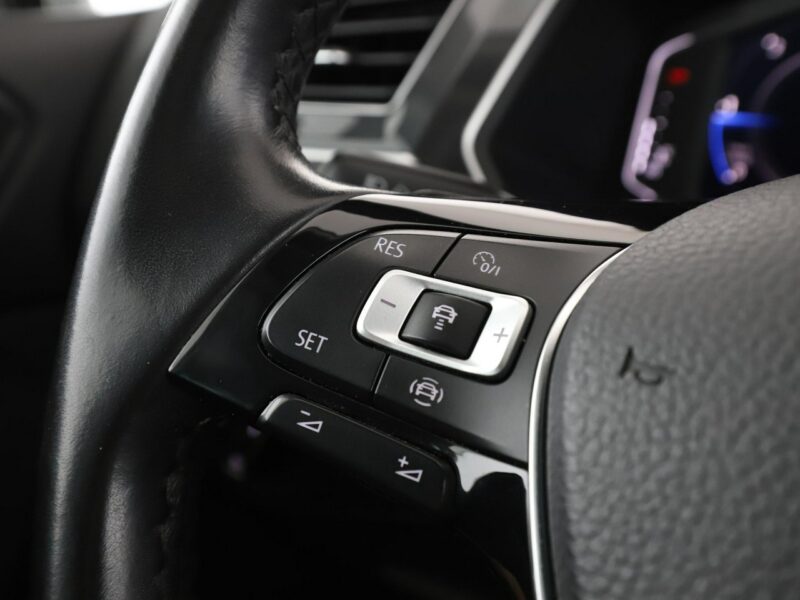 Volkswagen Tiguan FV23% automat 4x4 virtual panorama PDC navi ACC climatronic II (2016-2024)