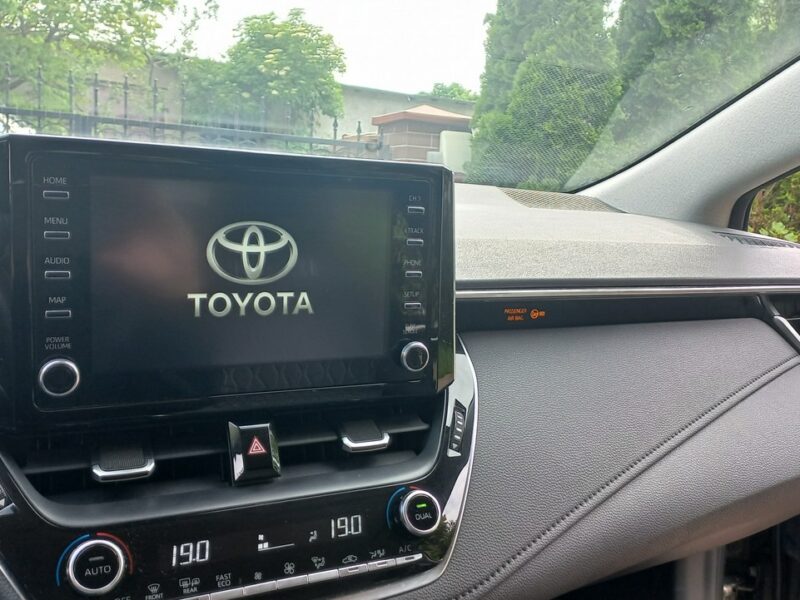 Toyota Corolla Comfort e-CVT 1.8 Hybryda Pełna historia ASO FV23% 48.7 export E21 (2019-)