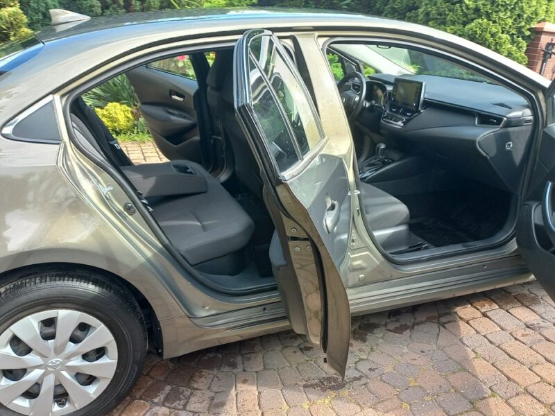 Toyota Corolla Comfort e-CVT 1.8 Hybryda Pełna historia ASO FV23% 48.7 export E21 (2019-)