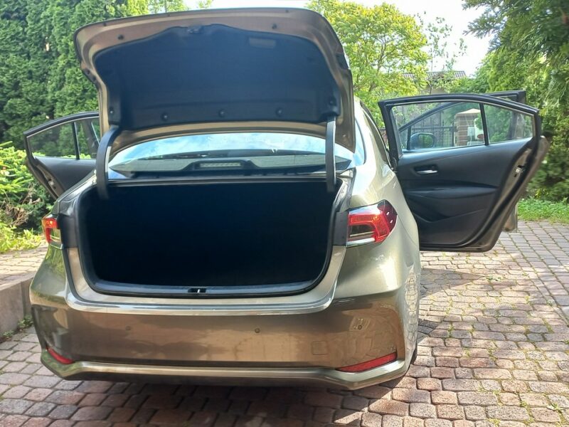 Toyota Corolla Comfort e-CVT 1.8 Hybryda Pełna historia ASO FV23% 48.7 export E21 (2019-)