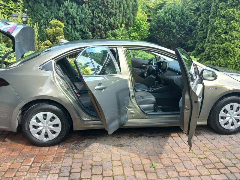Toyota Corolla Comfort e-CVT 1.8 Hybryda Pełna historia ASO FV23% 48.7 export E21 (2019-)