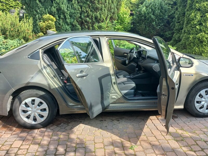 Toyota Corolla Comfort e-CVT 1.8 Hybryda Pełna historia ASO FV23% 48.7 export E21 (2019-)