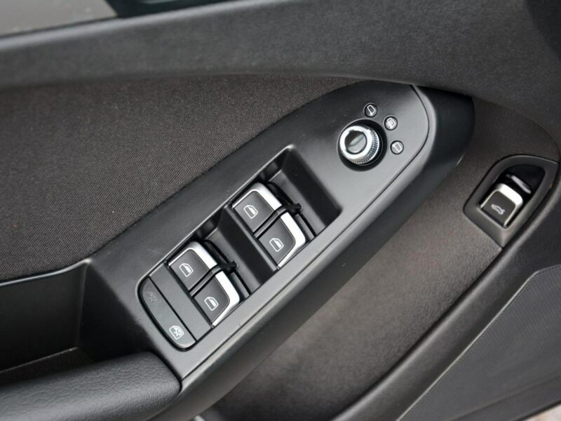 Audi A4 1.8TFSI (170KM) Lift Navi MMI Chromy lakier Orygniał piękna B8 (2007-2015)