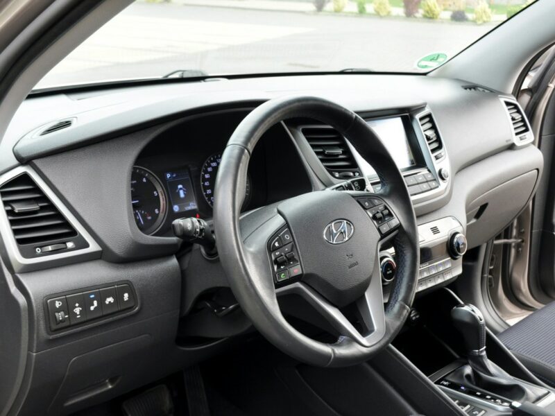 Hyundai Tucson 1.7CRDi(141KM)*Led*Navi*Kamera*BLS*Grzana Kierowni*Asys.Pasa*Alu19"ASO III (2015-2020)