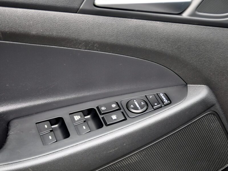 Hyundai Tucson 1.7CRDi(141KM)*Led*Navi*Kamera*BLS*Grzana Kierowni*Asys.Pasa*Alu19"ASO III (2015-2020)