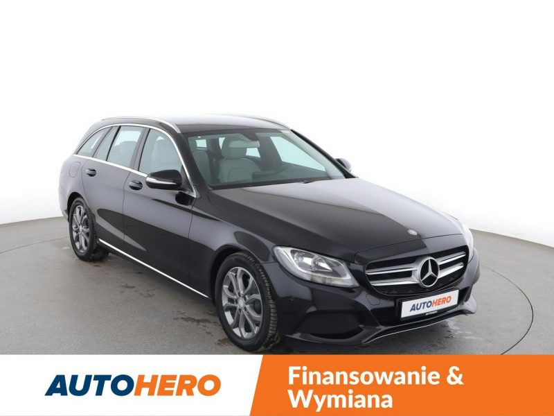 Mercedes C 200 jasne skóry navi el. sterowane i ogrzewane fotele czujniki parkowania W205 (2014-2021)