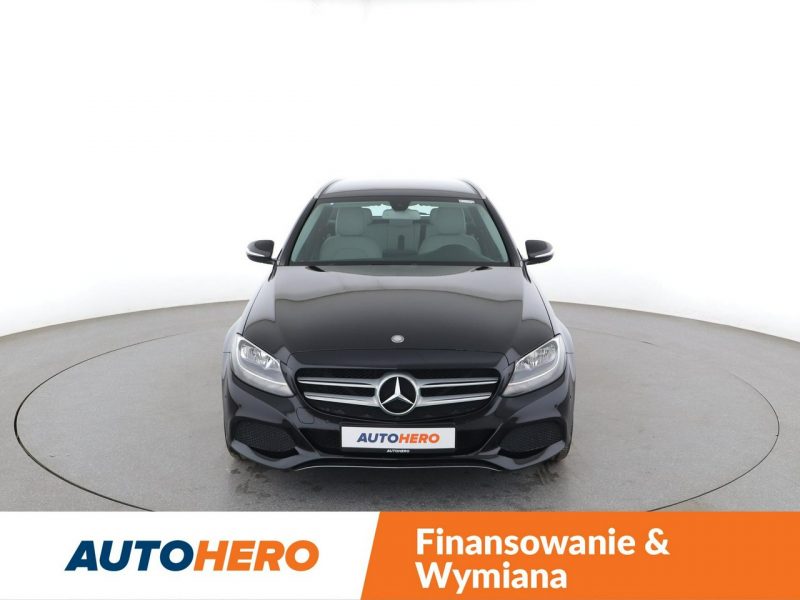 Mercedes C 200 jasne skóry navi el. sterowane i ogrzewane fotele czujniki parkowania W205 (2014-2021)