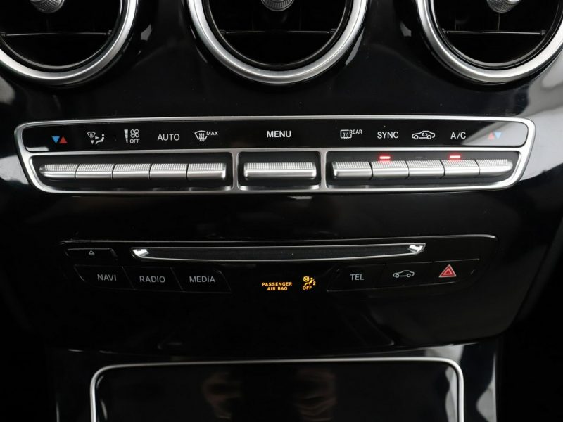 Mercedes C 200 jasne skóry navi el. sterowane i ogrzewane fotele czujniki parkowania W205 (2014-2021)