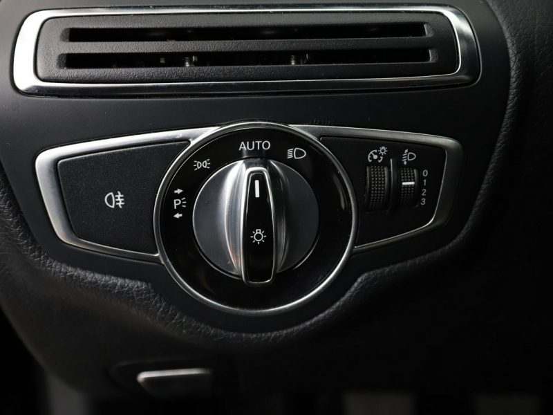 Mercedes C 200 jasne skóry navi el. sterowane i ogrzewane fotele czujniki parkowania W205 (2014-2021)