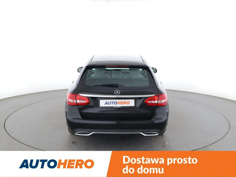 Mercedes C 200 jasne skóry navi el. sterowane i ogrzewane fotele czujniki parkowania W205 (2014-2021)