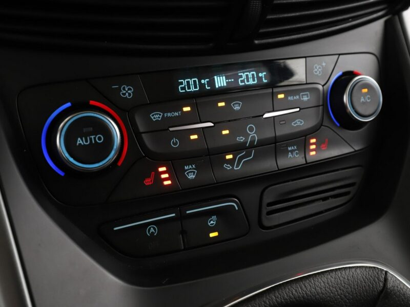 Ford Kuga 4x4 navi klima auto czujniki parkowania grzane fotele II (2012-)