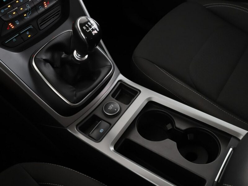 Ford Kuga 4x4 navi klima auto czujniki parkowania grzane fotele II (2012-)