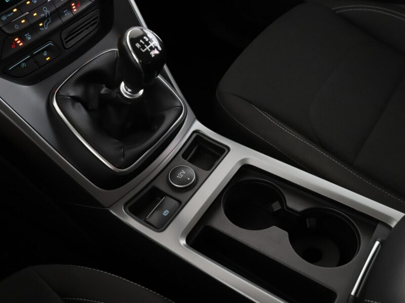 Ford Kuga 4x4 navi klima auto czujniki parkowania grzane fotele II (2012-)