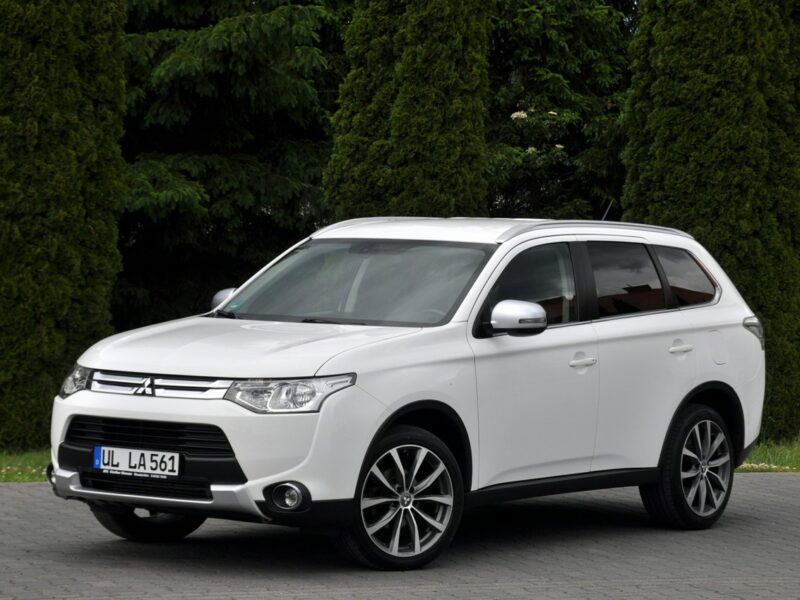 Mitsubishi Outlander 2.2DI-D(150KM)*4WD*Duża Navi*Skóry*Reling*Klimatronik*I Wł*Alu19"ASO III (2012-)